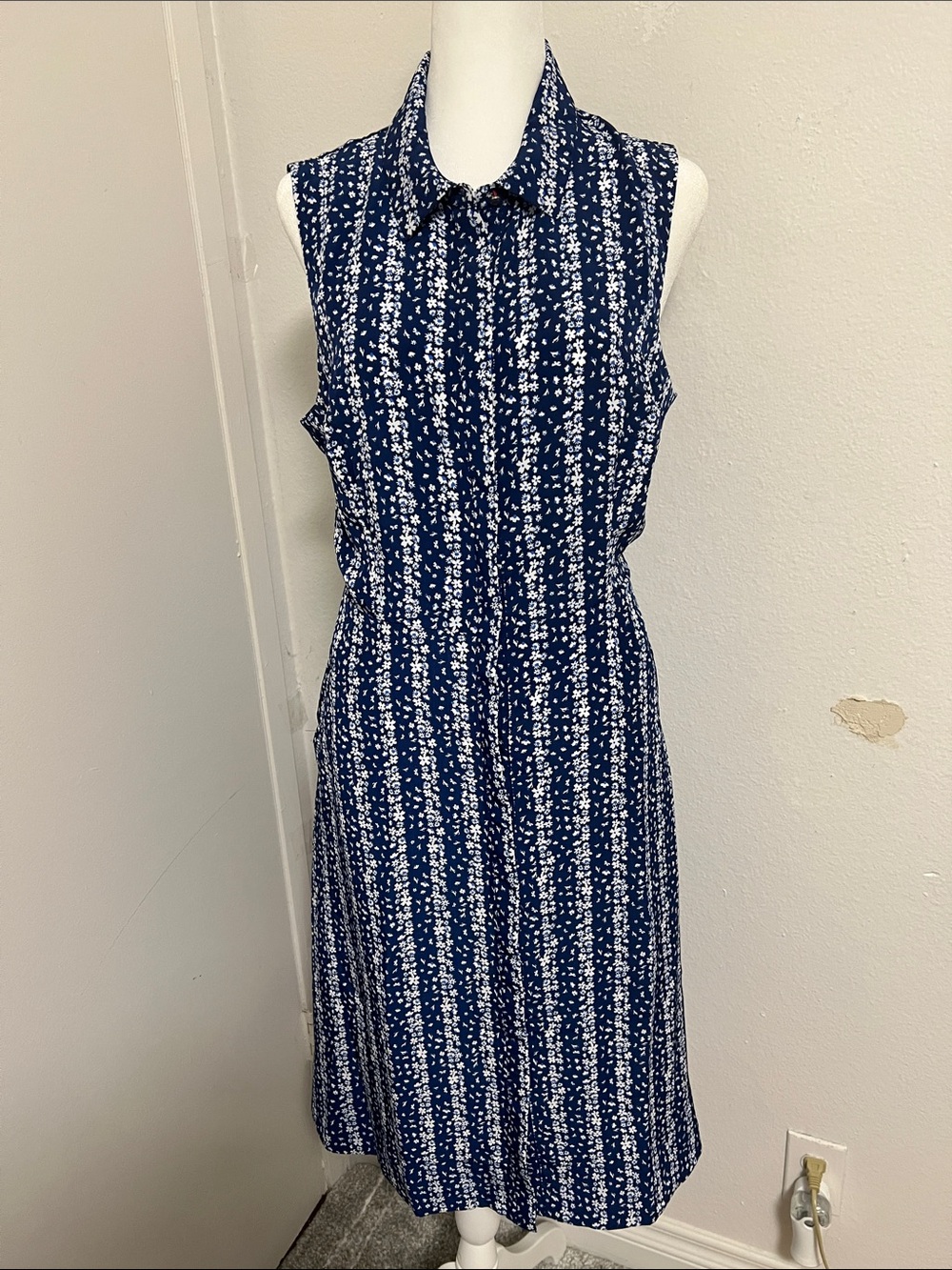 Tommy Hilfiger Navy and White Sleeveless Shirt Dress